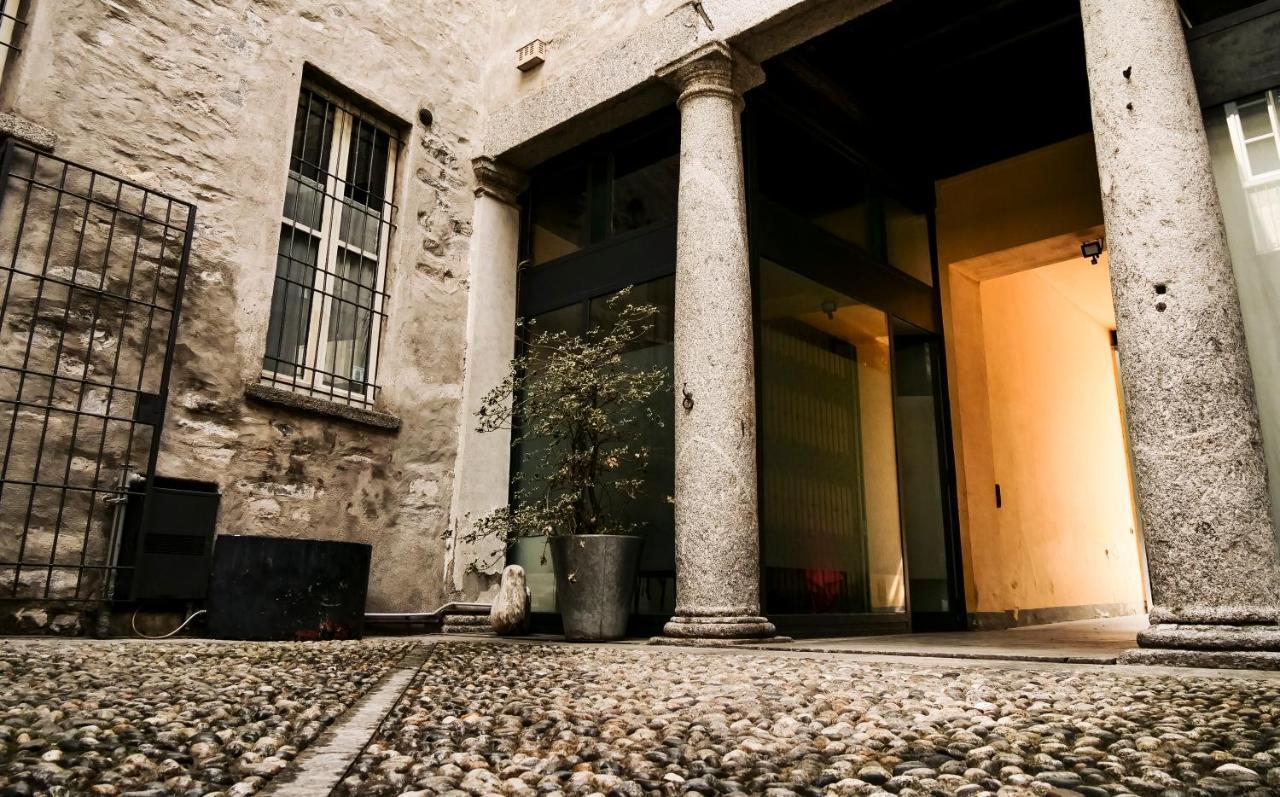 Casa Del Pittore - Elegante Appartamento Del 1200 - Centro Storico 科莫 外观 照片