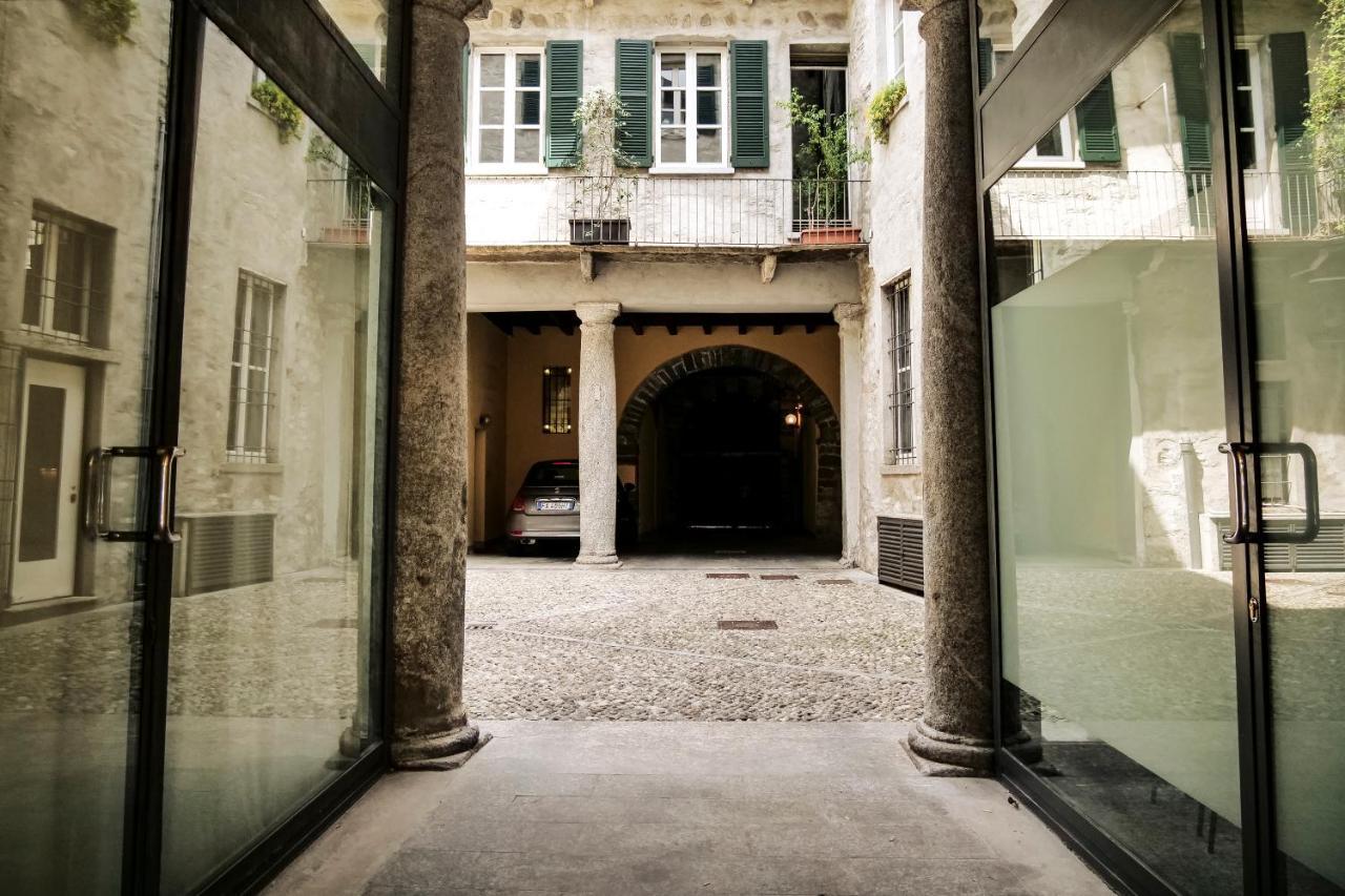 Casa Del Pittore - Elegante Appartamento Del 1200 - Centro Storico 科莫 外观 照片